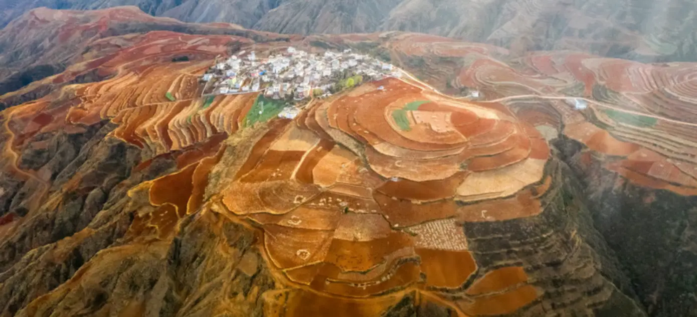 Complex Problems Facing Mining Communities: Communities Can't always be "Uberised"